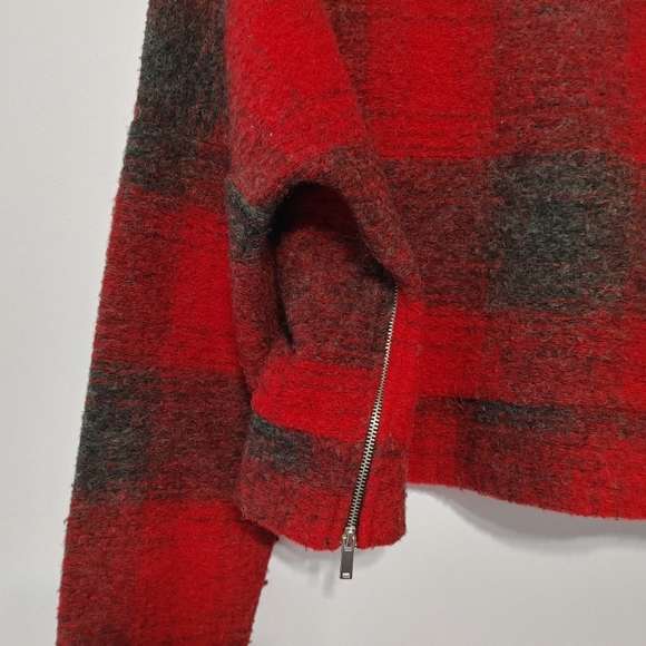 Sweater - Picture 3 of 3